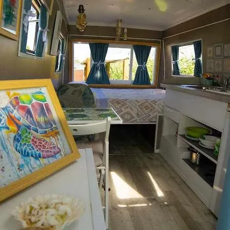 Jabuti Autocaravana Con Porche Y Aparcamiento Camping *