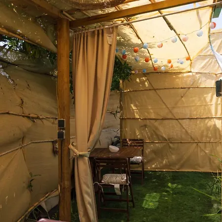 Jabuti Autocaravana Con Porche Y Aparcamiento