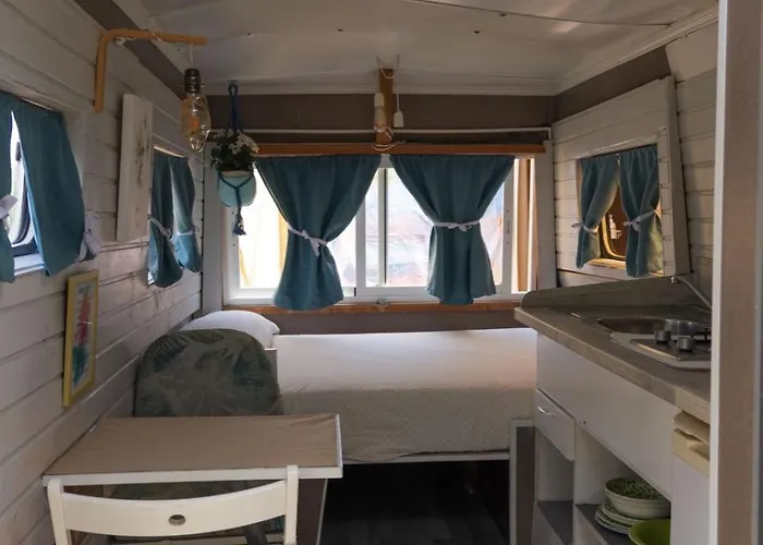 Jabuti Autocaravana Con Porche Y Aparcamiento Cadix