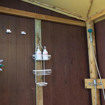 Campingplatz Jabuti Autocaravana Con Porche Y Aparcamiento