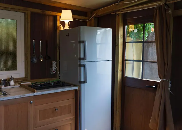 Jabuti Autocaravana Con Porche Y Aparcamiento Campingplatz *