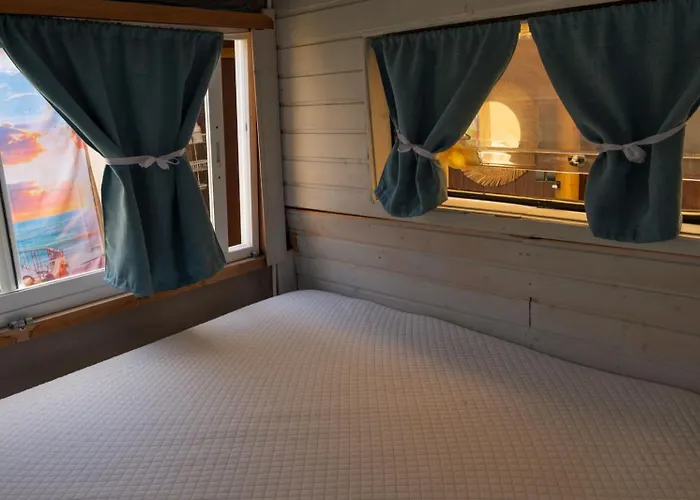 Campingplatz Jabuti Autocaravana Con Porche Y Aparcamiento